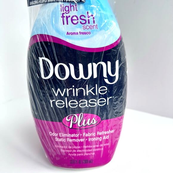 NEW! Downy Light Fresh Scent Wrinkle Releaser Plus Sprays 33.8 fl oz - Picture 2 of 5